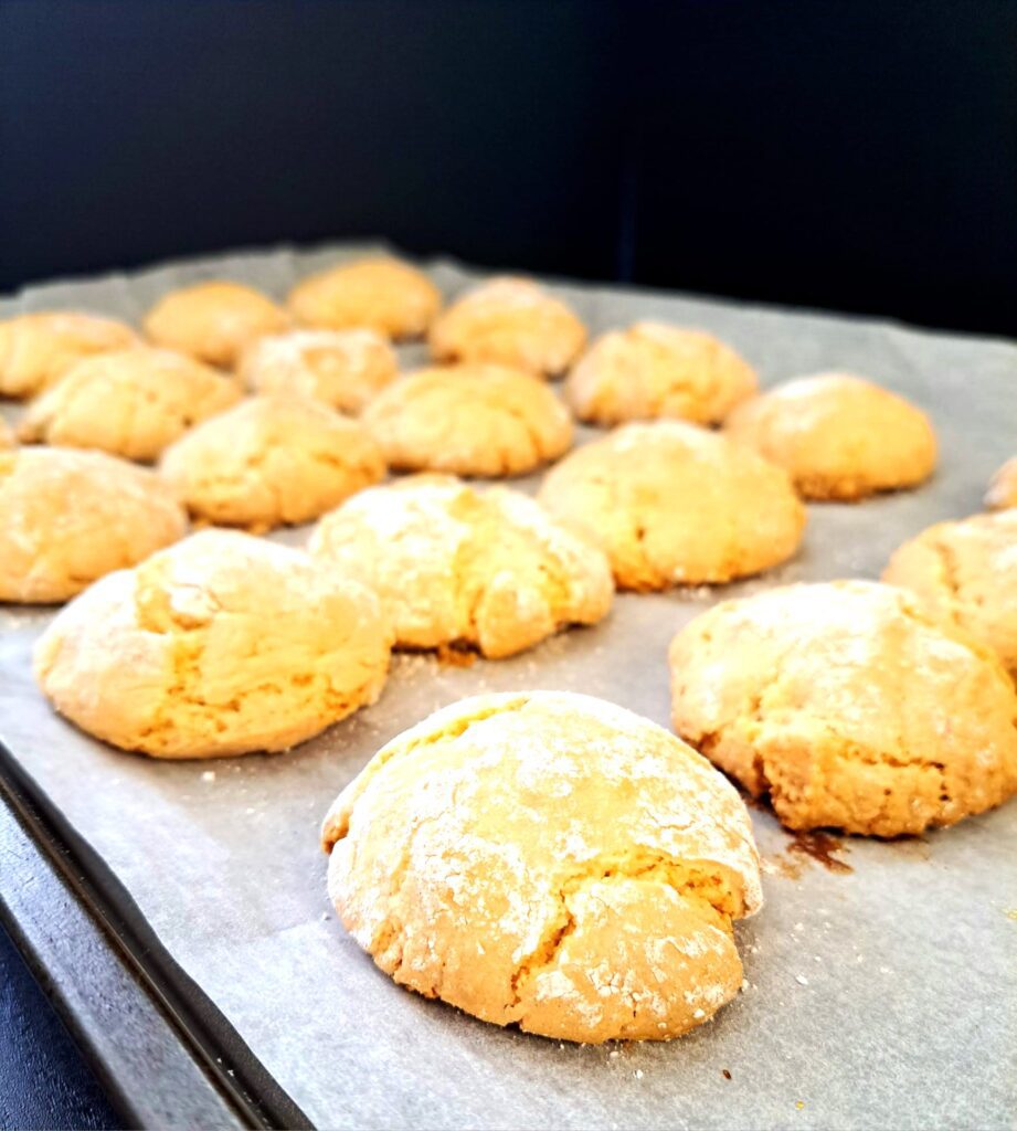 Amaretti cookies fresh out of the oven