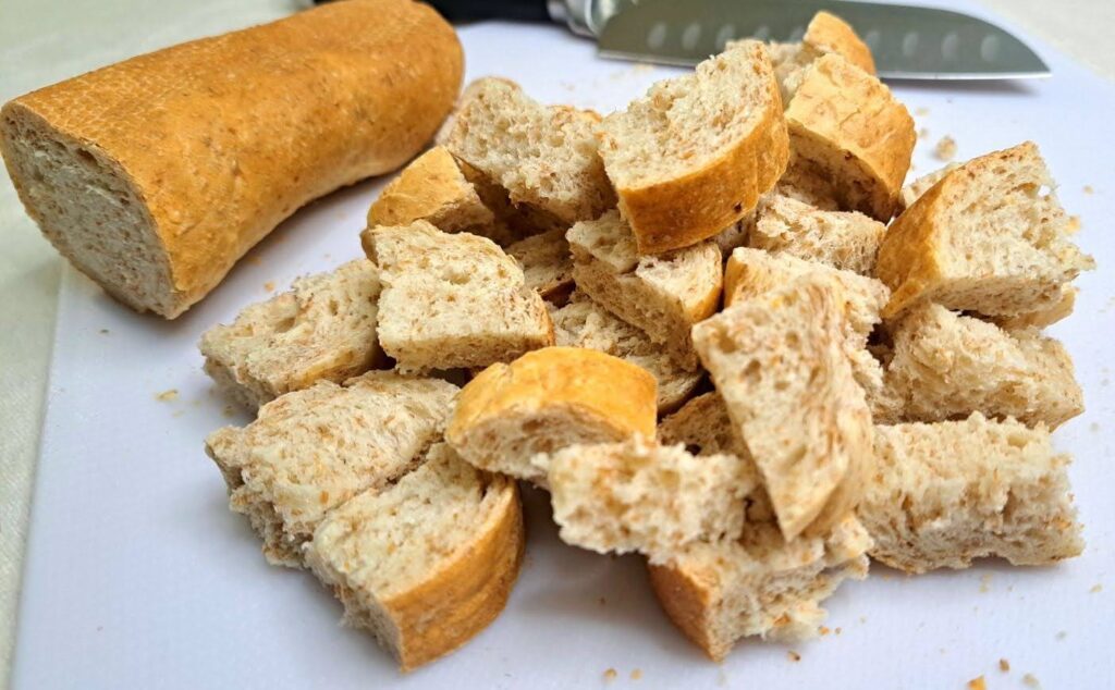 Bread cubes for croutons